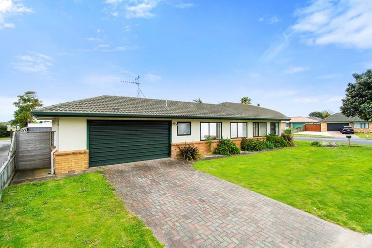 Photo of property in 110 Evans Road, Papamoa Beach, Papamoa, 3118