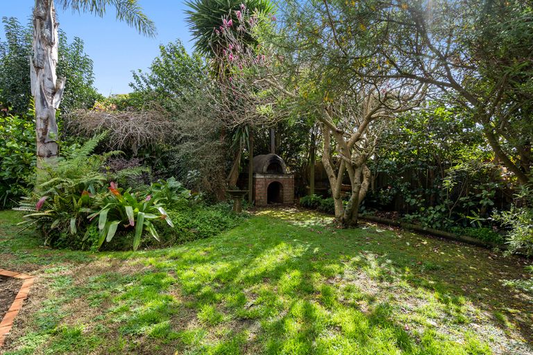 Photo of property in 56 Riverview Road, Kerikeri, 0230