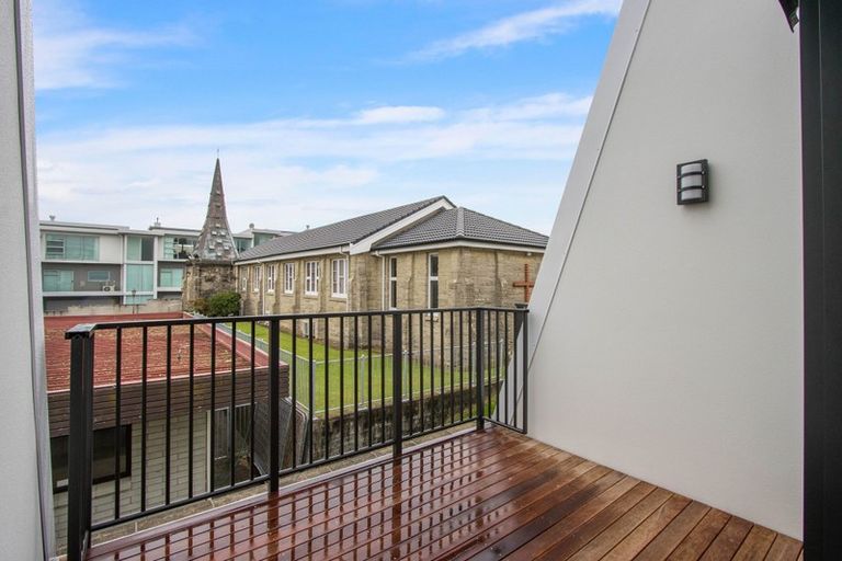 Photo of property in 4/17 Victoria Road, Mount Maunganui, 3116