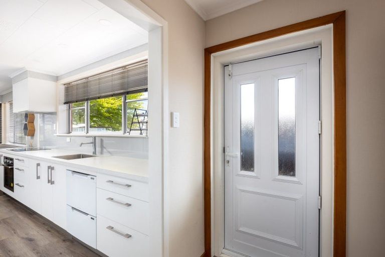 Photo of property in 11 Manu Crescent, Upper Vogeltown, New Plymouth, 4310