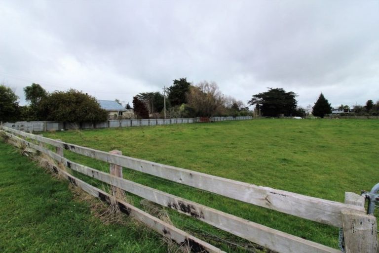 Photo of property in 19 Waitere Street, Marton, 4710