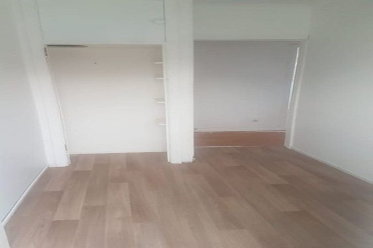 Photo of property in 31 Clifford Road, Johnsonville, Wellington, 6037