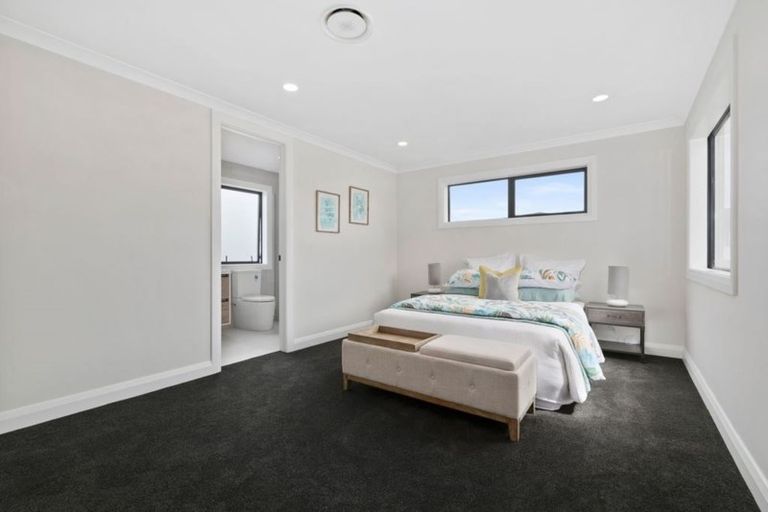 Photo of property in 13 Colliston Rise, Pinehill, Auckland, 0632