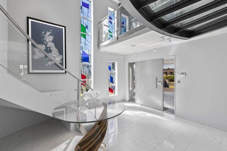 Photo of property in 18 Roy Terrace, Moturoa, New Plymouth, 4310