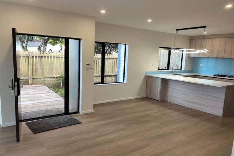 Photo of property in 29a West Harbour Drive, West Harbour, Auckland, 0618
