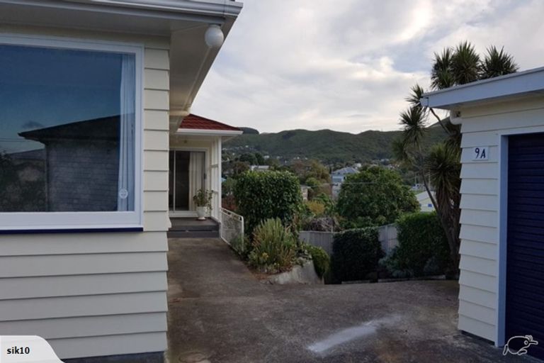 Photo of property in 9a Rewa Terrace, Tawa, Wellington, 5028