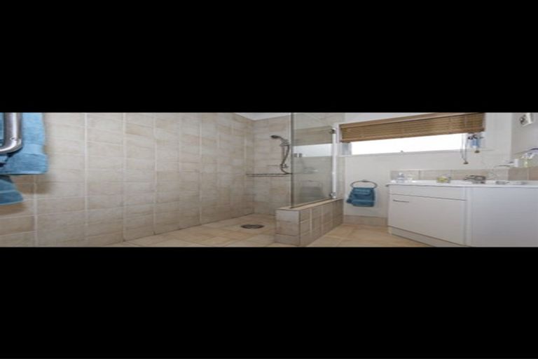 Photo of property in 1/20 Merchant Avenue, Te Atatu South, Auckland, 0610