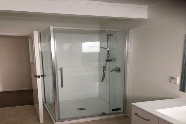 Photo of property in 2/42 Montreal Grove, Kingston, Wellington, 6021