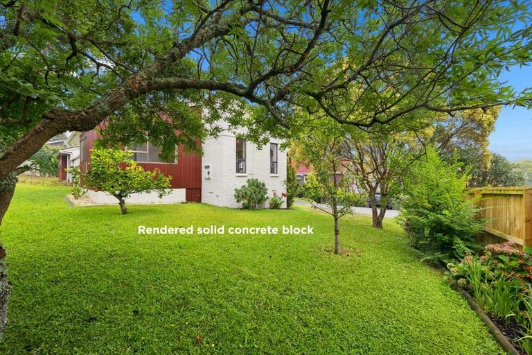 Photo of property in 1/7 Tusac Place, Totara Vale, Auckland, 0627