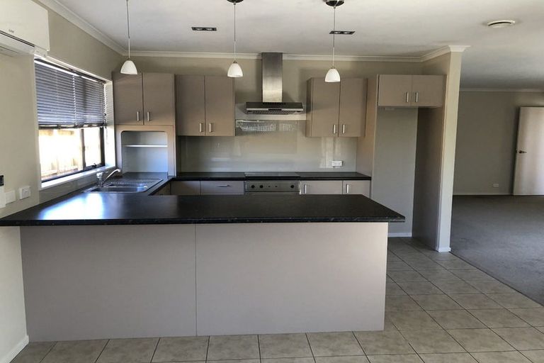 Photo of property in 52b Swanson Road, Henderson, Auckland, 0610