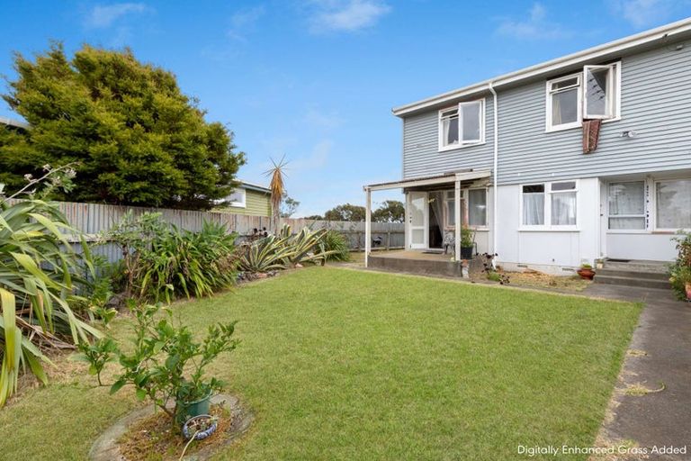 Photo of property in 14 Matipo Street, Castlecliff, Whanganui, 4501