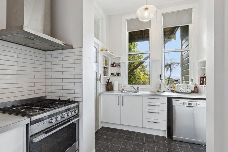 Photo of property in 34 Connaught Terrace, Brooklyn, Wellington, 6021