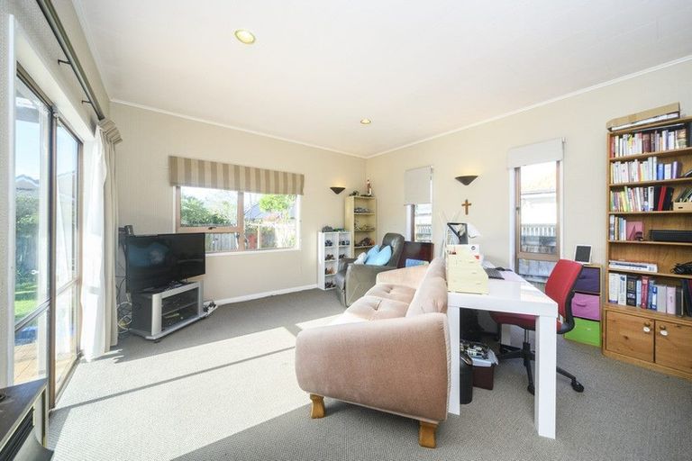 Photo of property in 19 Franklin Avenue, Hokowhitu, Palmerston North, 4410