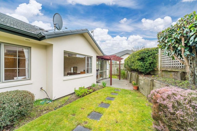 Photo of property in 35 Lakeridge Close, Rangatira Park, Taupo, 3330