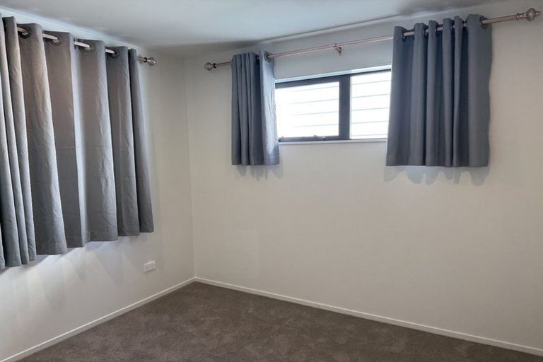 Photo of property in 31d Weldene Avenue, Glenfield, Auckland, 0629