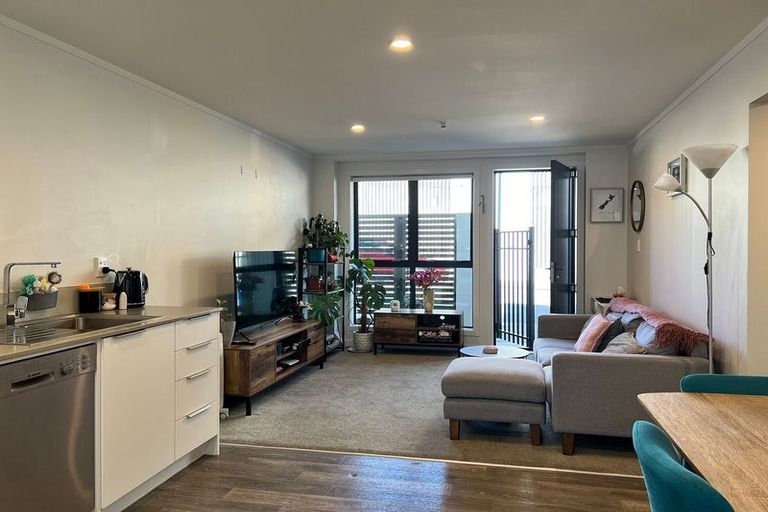 Photo of property in 2/11e Newtown Avenue, Newtown, Wellington, 6021