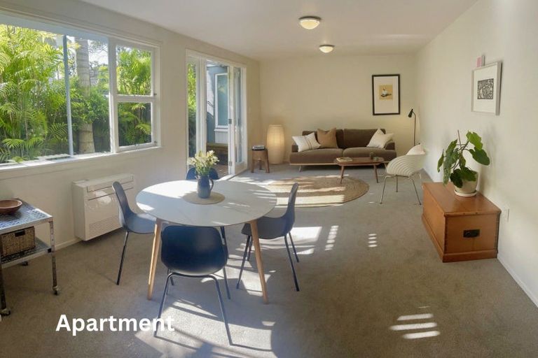 Photo of property in 41 Old Lake Road, Narrow Neck, Auckland, 0624