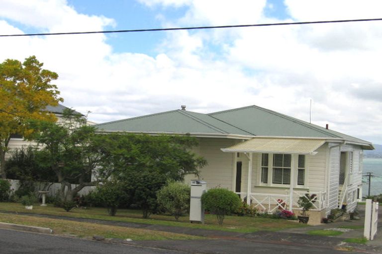 Photo of property in 10 Palmerston Road, Birkenhead, Auckland, 0626