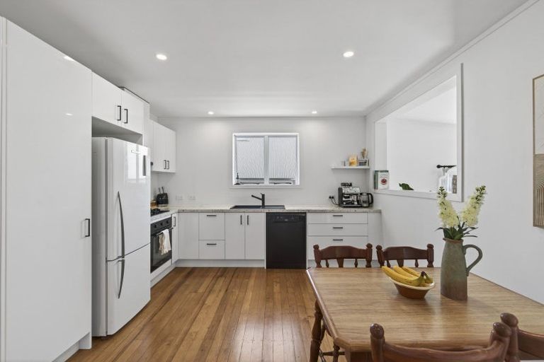 Photo of property in 4 Raleigh Street, Vogeltown, New Plymouth, 4310