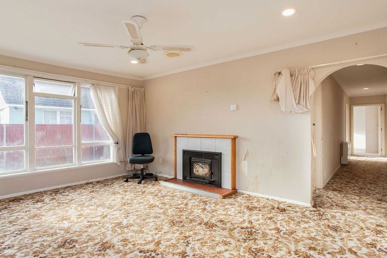 Photo of property in 16 Basingstoke Street, Aranui, Christchurch, 8061