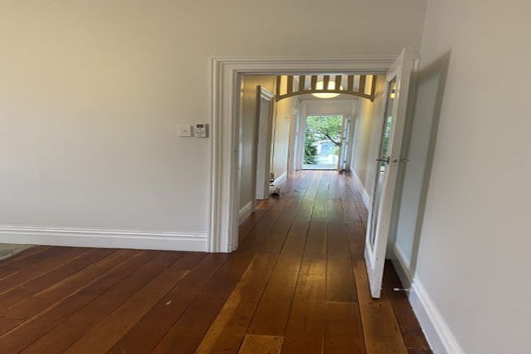 Photo of property in 32 Mckinley Crescent, Brooklyn, Wellington, 6021