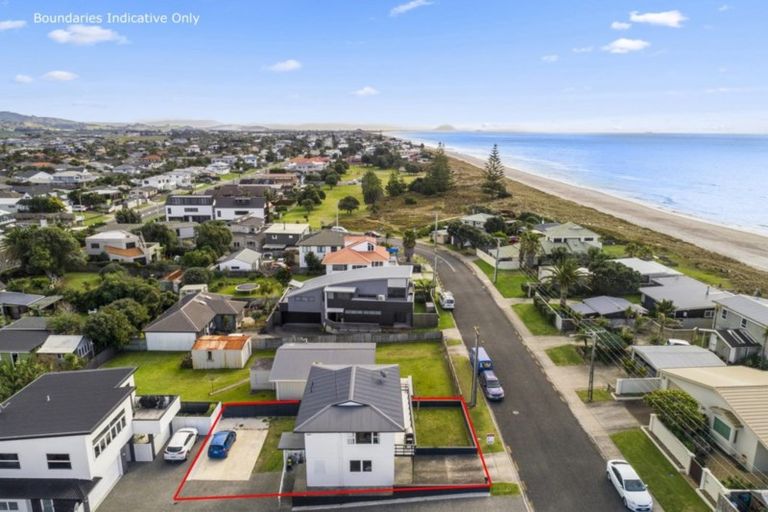 Photo of property in 22 Karewa Parade, Papamoa Beach, Papamoa, 3118