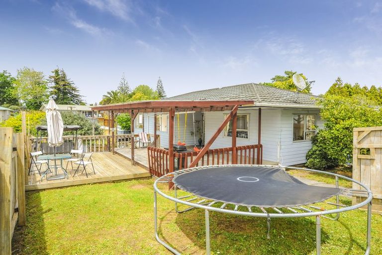 Photo of property in 3/9 Cameron Place, Ranui, Auckland, 0612