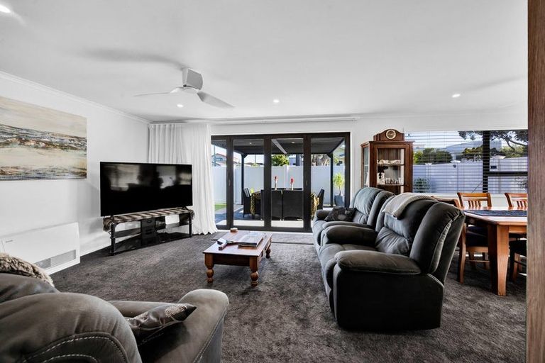 Photo of property in 1/27 Whiteley Street, Moturoa, New Plymouth, 4310