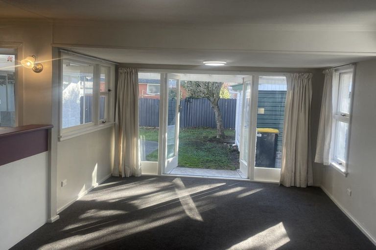 Photo of property in 17 Oakfield Street, Burnside, Christchurch, 8053
