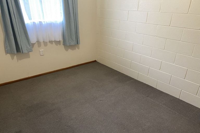 Photo of property in 2/806 Lyell Street, Akina, Hastings, 4122