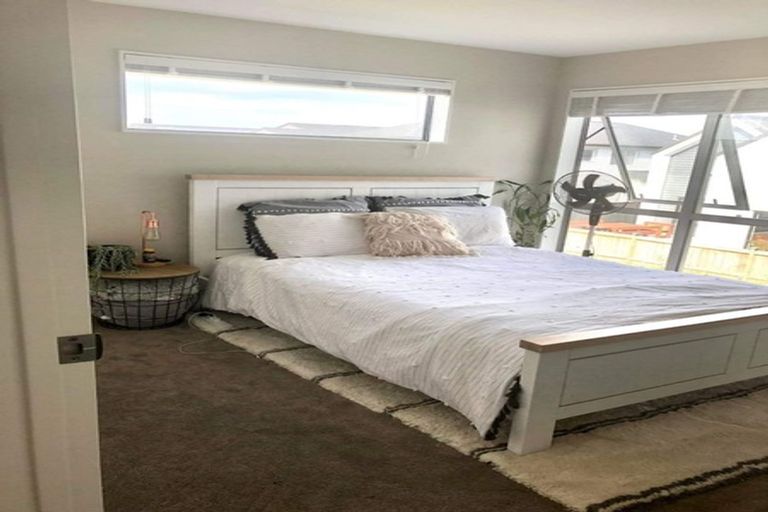 Photo of property in 5 Toanui Road, Hobsonville, Auckland, 0616