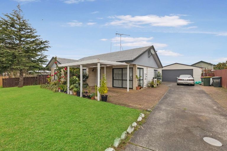 Photo of property in 6 Randwick Place, Randwick Park, Auckland, 2105
