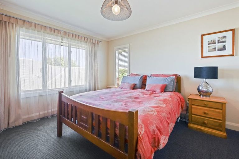 Photo of property in 3 Holiday Drive, Mairehau, Christchurch, 8052