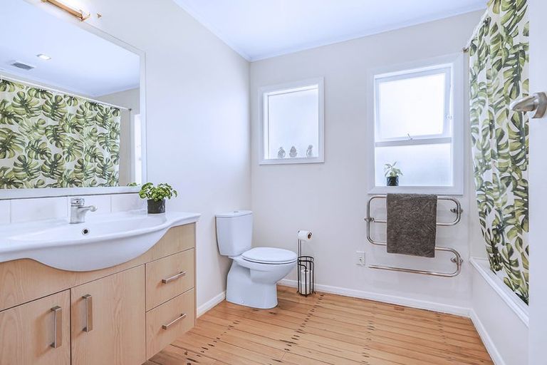 Photo of property in 48 Pulham Crescent, Queenwood, Hamilton, 3210