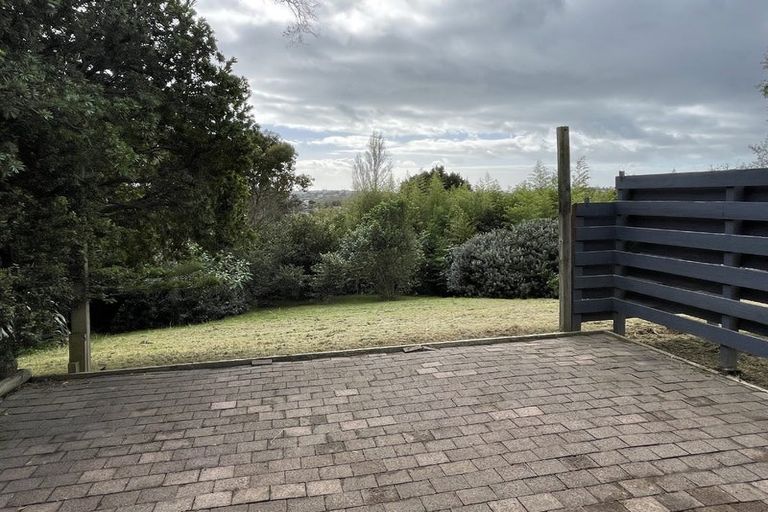 Photo of property in 295 Glenfield Road, Glenfield, Auckland, 0629