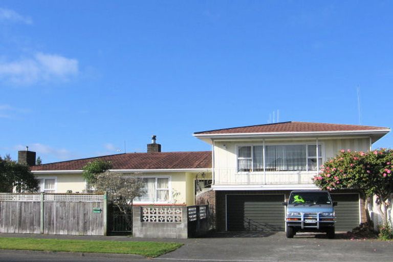 Photo of property in 3 Centennial Drive, Hokowhitu, Palmerston North, 4410