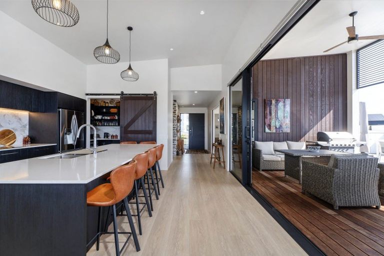 Photo of property in 11 Awatea Drive, Whitianga, 3510