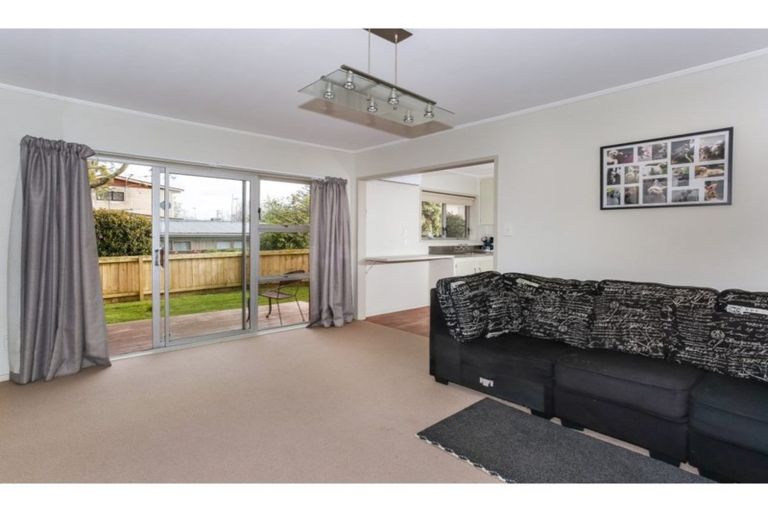 Photo of property in 1/6 Ray Small Drive, Papakura, 2110