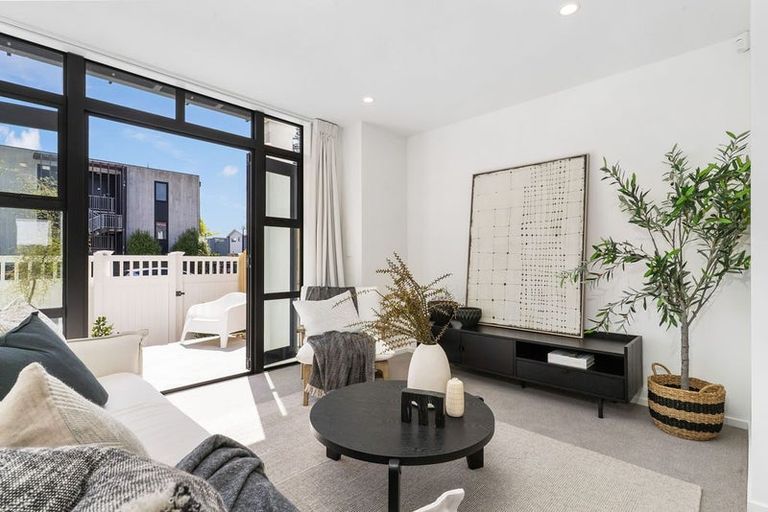 Photo of property in 242 Armagh Street, Christchurch Central, Christchurch, 8011