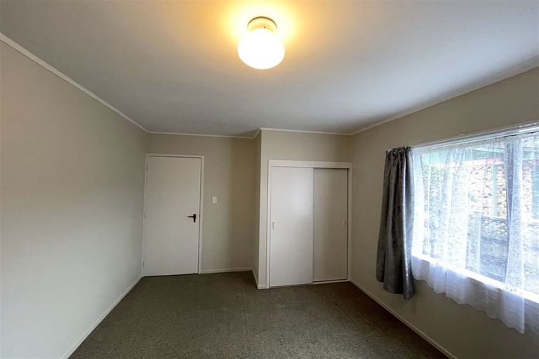 Photo of property in 12 Wairata Place, Te Atatu South, Auckland, 0610
