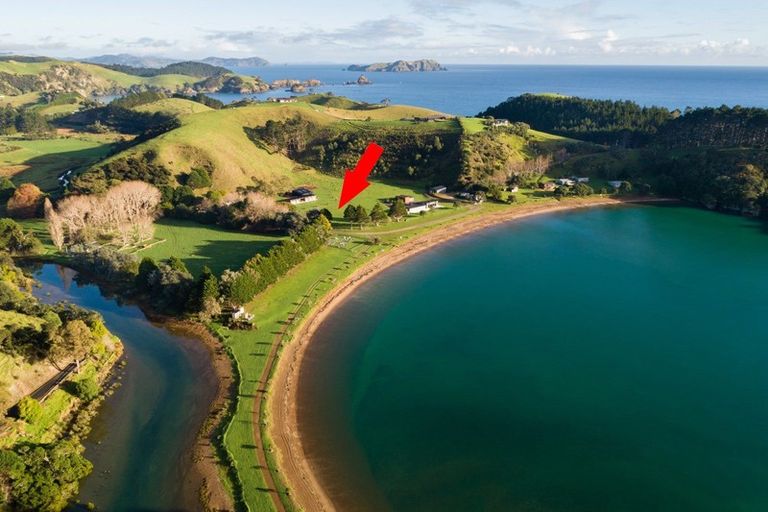 Photo of property in Mahinepua Road, Kaeo, 0478