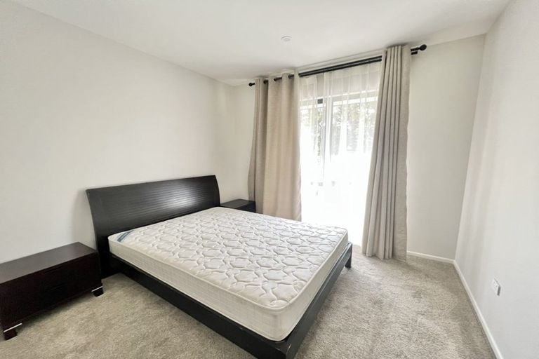 Photo of property in 21 Reserva Crescent, Kumeu, 0810