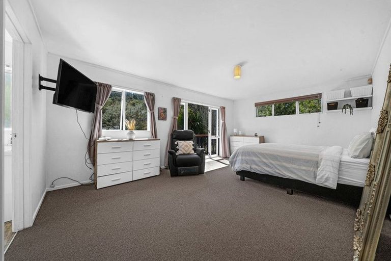 Photo of property in 883 Swanson Road, Swanson, Auckland, 0612
