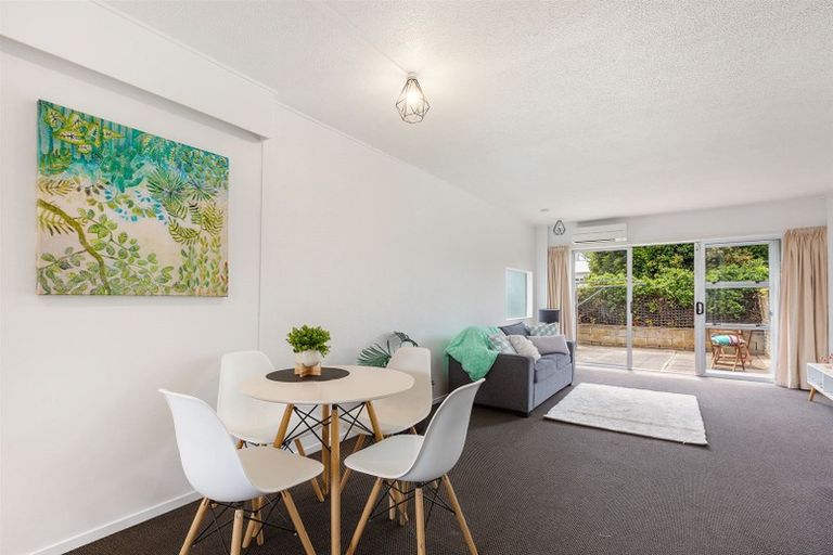 Photo of property in 9/31 Mana Avenue, Titahi Bay, Porirua, 5022