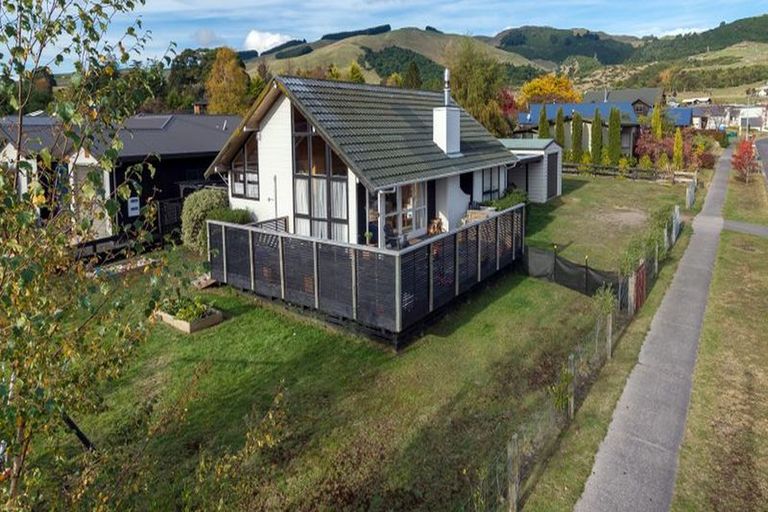 Photo of property in 125 Kenrigg Road West, Kinloch, Taupo, 3377