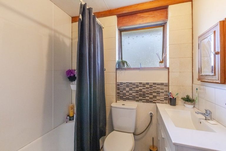 Photo of property in 35 Nancy Street, Takapau, 4203