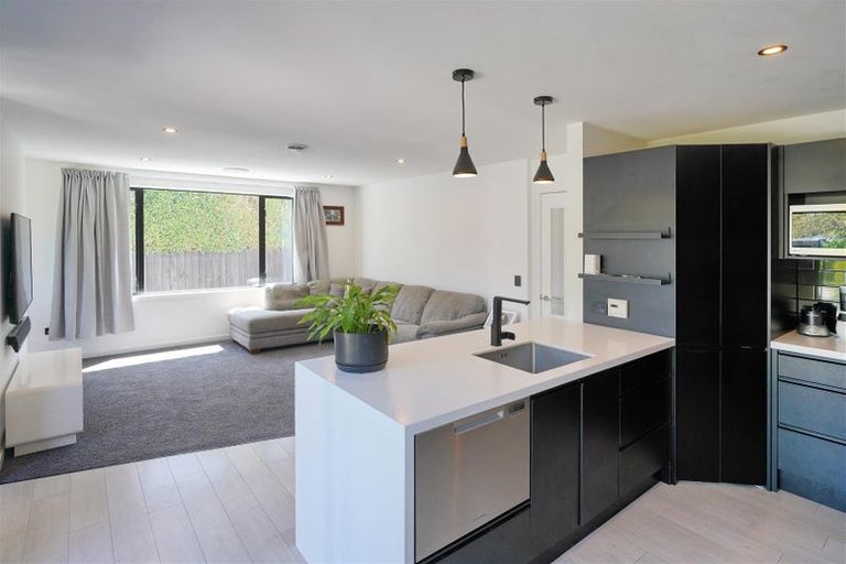 Photo of property in 17 Belfield Street, Dallington, Christchurch, 8061