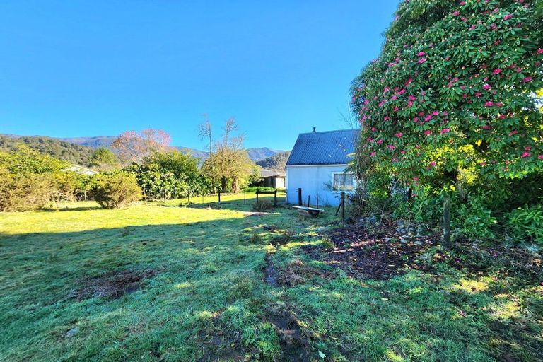 Photo of property in 46 Stafford Street, Blackball, 7804