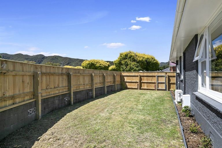 Photo of property in 35 Percy Cameron Street, Avalon, Lower Hutt, 5011