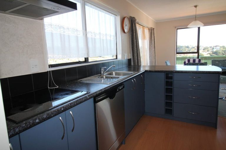 Photo of property in 48 Mercury Way, Whitby, Porirua, 5024